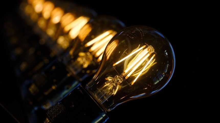 romanii se revolta la facturile uriase la energie trucurile simple de economisire la care recurg 69328eb3c829c