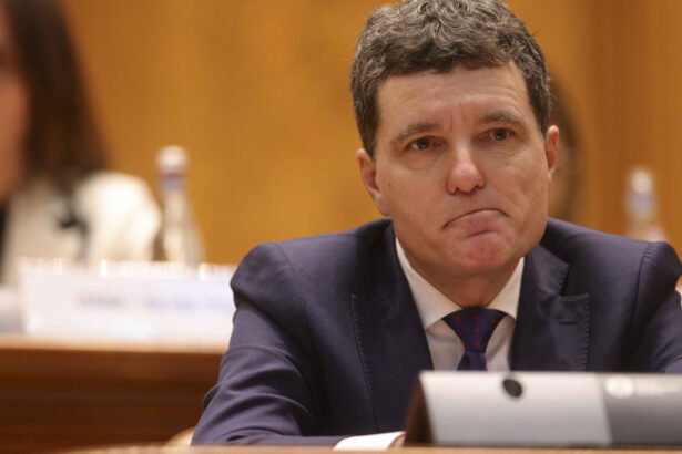 sapte cluburi din superliga romaniei au semnat petitia catre nicusor dan pasaportul devine criteriu de selectie 69331d786db49