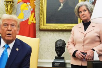 sefa de cabinet de la casa alba l a facut pe trump alcoolic pe musk drogat si pe vance conspirationist ce a raspuns presedintele 6942ca878d662