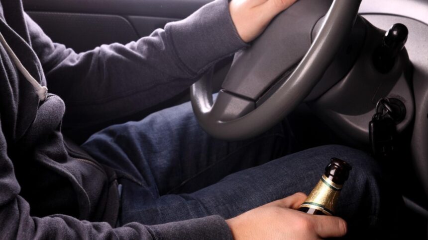 sofer baut implicat intr un accident cu o masina de politie barbatul a fost retinut 6931676bbafaa