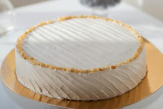 tort raphaello un desert simplu de preparat ideal pentru mesele festive 69492487f01db