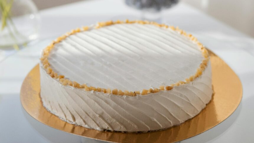 tort raphaello un desert simplu de preparat ideal pentru mesele festive 69492487f01db