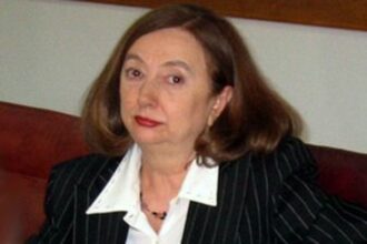 trupul rodicai stanoiu a fost deshumat pentru autopsie ancheta penala dupa moartea fostului ministru al justitiei 693fd7a47cc4a