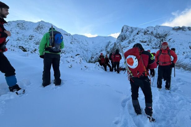 turist disparut in muntii bucegi salvamontistii continua cautarile echipele intervin in conditii dificile 69314b644cec5