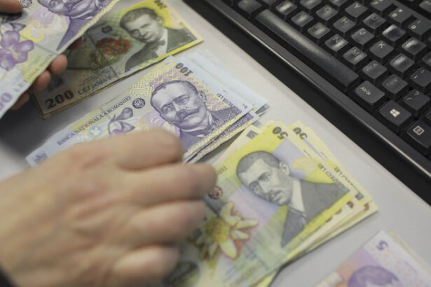 un proiect de lege propune salariul minim pe niveluri vechimea si studiile vor conta in calcul ce cresteri ar aduce noul sistem 69318ee926710