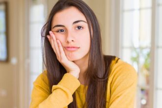 11 everyday things eldest daughters were expected to handle on their own 695d7fa57e22d