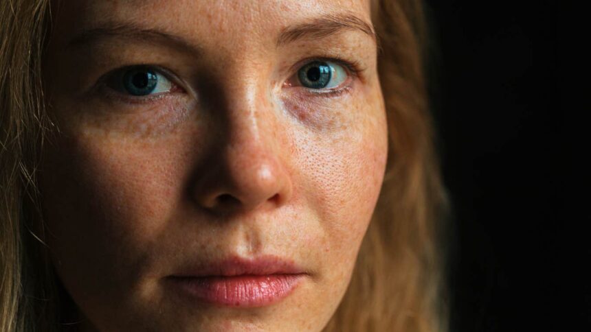 11 odd behaviors youll notice in someone who had a rough childhood 696ff522e1c46