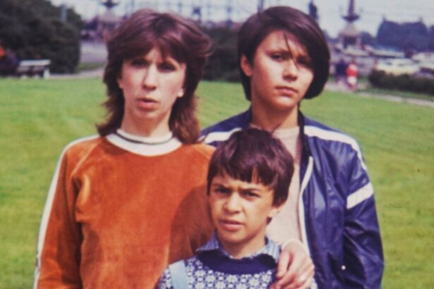 6 everyday things 70s and 80s kids were expected to learn all on their own 697a113235d9b