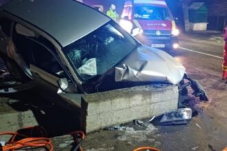 accident grav in suceava patru tineri raniti dupa ce masina in care se aflau s a izbit de un cap de pod 695e0c7f98715