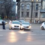 accident in capitala doua autoturisme s au ciocnit traficul ingreunat temporar in zona foto 697a337bcff71