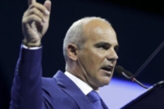 acuzatii dure in pnl rares bogdan unii din conducerea partidului sunt mai apropiati de usr decat de propriul partid 696e64563f536