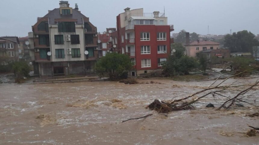 alerta meteo cod galben de inundatii in sase judete harta locurilor unde va lovi urgi apelor 695ced5c376b9