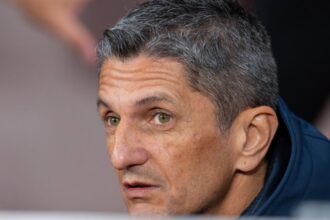 apasat de tragicul accident de pe dn6 razvan lucescu a lasat inima sa vorbeasca la conferinta de presa simt o tristete imensa 697a88dc0832b