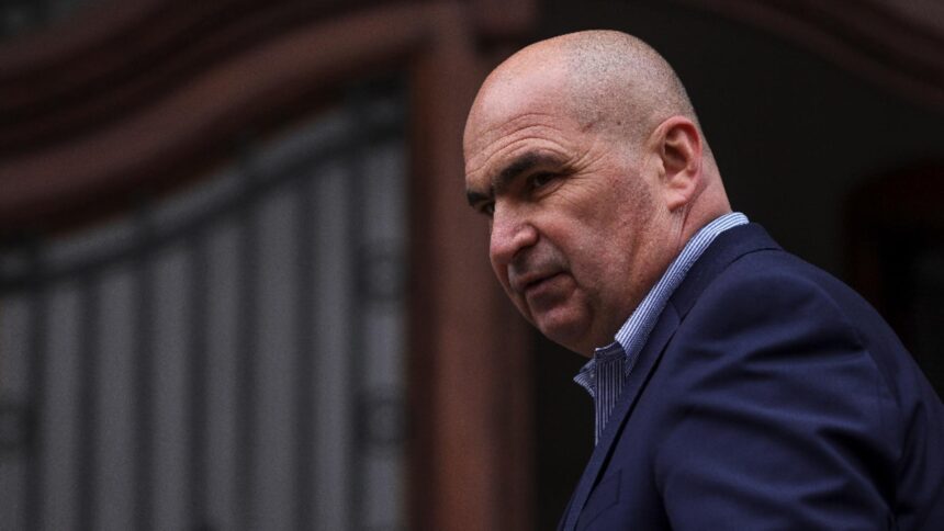 bolojan trimite recuperatorii peste romanii datornici primarii se revolta ameninta ca nu vor respecta reforma 696b7f7e7cd8c