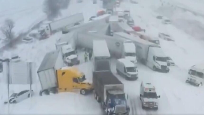 carambol cu peste 100 de masini pe o autostrada din sua imagini teribile cu zeci de vehicule zdrobite video 696f7d95e8f6a