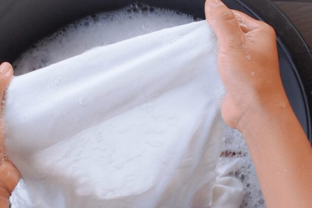 ce trebuie sa faci atunci cand hainele iti intra la apa trucurile simple care iti salveaza articolele preferate 6970e19c463f5