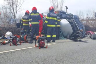cetatean bulgar mort intr un accident rutier grav produs in mehedinti dupa ce masina sa s a izbit de un autotren foto 697a02459660b