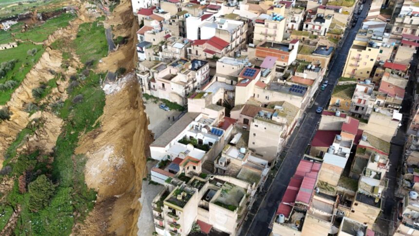 cosmar in sicilia pamantul se prabuseste sub case si strazi 1 500 de oameni au fost evacuati video 6978ec9b42edf