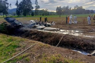 doliu in lumea muzicii un cantaret celebru si alte cinci persoane au pierit intr un accident aviatic in columbia video 6963711659611