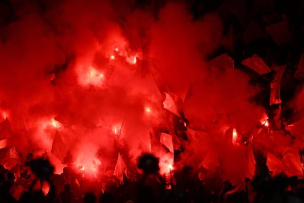 fosta echipa a lui mircea rednic raritate in fotbal fanii lui standard liege au vrut sa intre peste jucatori 6974f454b8811