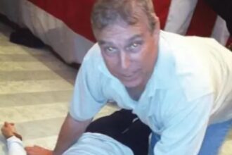 fotografii socante printul andrew in patru labe deasupra unei femei detaliile halucinante pe care le ascund noile dosare epstein 697dcc946873b