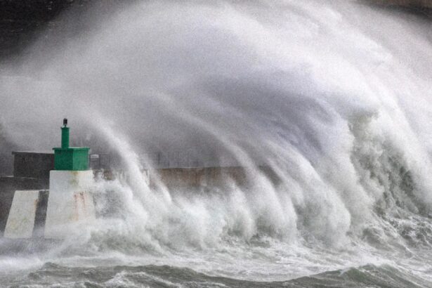 franta lovita crunt de furtuna goretti sute de mii de gospodarii fara electricitate vant de peste 200 km h 6960bb73093ab