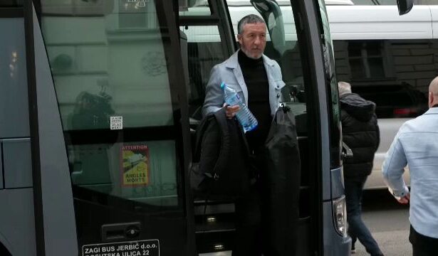 galerie foto fcsb a ajuns la zagreb imagini de la sosirea fotbalistilor la hotel 6970f45e535a9