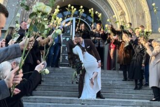 galerie foto radu dragusin s a casatorit cu ioana stan imagini cu superba sotie a dragonului 696fb46d3b5c9