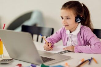 iarna si gerul crunt pun lacate pe usile scolilor sase unitati din patru judete muta lectiile online o scoala suspenda cursurile 6967c0edbc2bc