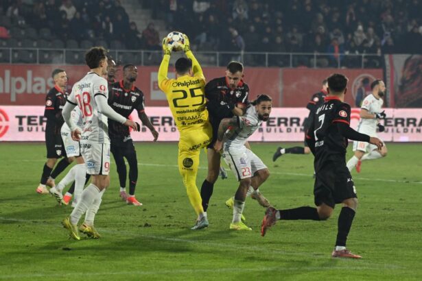 internationalul israelian prezentat oficial dupa meciul fc hermannstadt dinamo scor 1 2 6974b9b733929