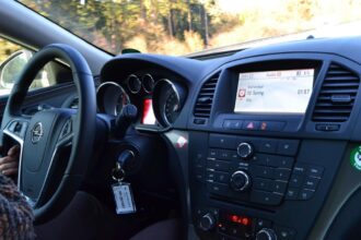 lectia tragica de la lugoj lane keep assist nu blocheaza volanul dar poate pacali instinctul soferului 697b2e4d3ee14