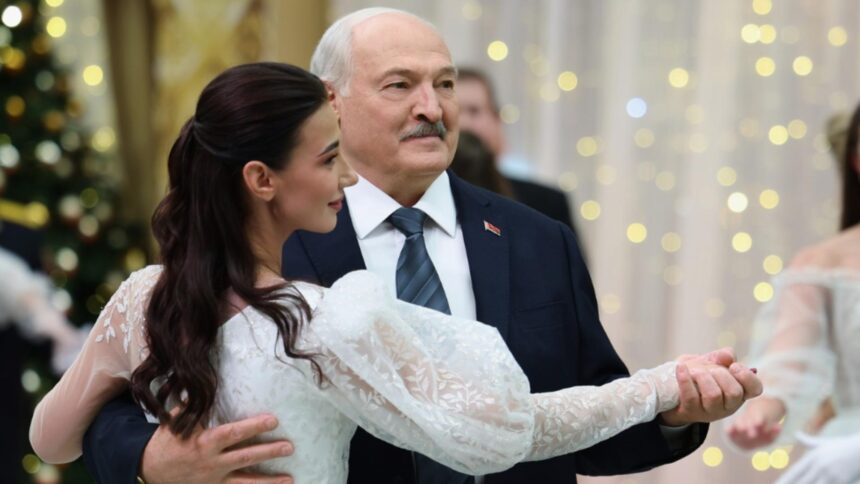 lukasenko le da sfaturi de frumusete femeilor nu va mai ungeti fata cu tot felul de infectii curatati zapada asta va tine tinere 697e3291bee05