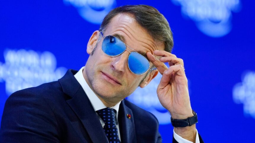 macron aparitie socanta la davos motivul pentru care a ales ochelarii de soare foto video 696f88bb8b338