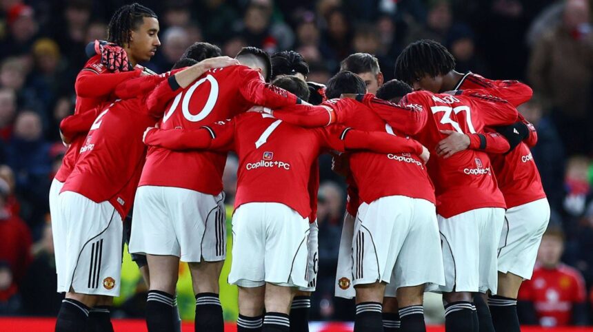 manchester united manchester city live pe voyo de la 1430 debut in derby ul cu guardiola pentru michael carrick 696b58bdadc3a