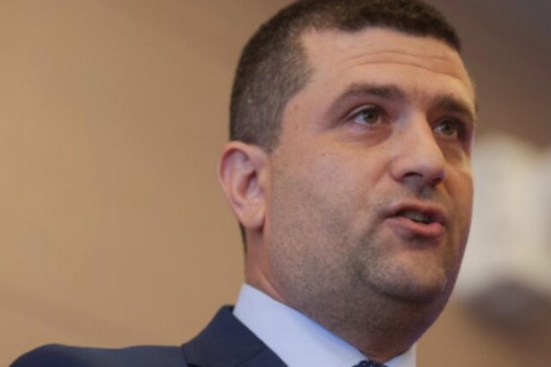 ministrul rezist de la aparare vizat de o motiune simpla radu miruta acuzat ca face declaratii iresponsabile 69661ef63a6cd