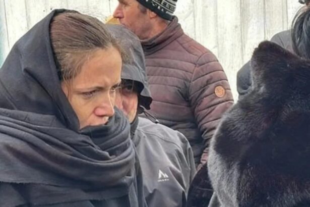 mirabela gradinaru si a condus la zapodeni bunica pe ultimul drum nicusor dan a fost absent video 697e0503548c4