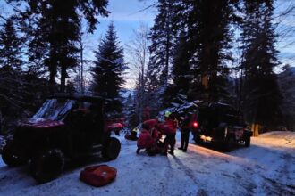 misiune de salvare extrema in muntii baiului un turist a supravietuit unei caderi de 70 de metri cu atv ul 6962ba3c3cb48