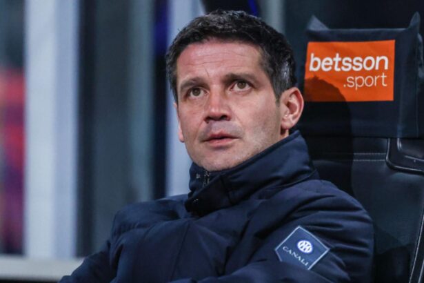 moment istoric pentru cristi chivu fostul capitan al nationalei va purta torta olimpica la jocurile olimpice 6973e00442e1f