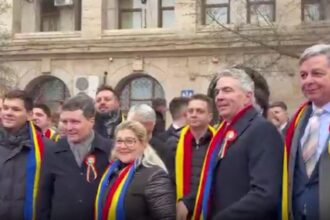 nicusor dan s a pozat cu anastasiu de ziua unirii presedintele tarii in poza cu spagarul demisionar 697517f63122e
