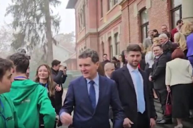 nicusor dan se plange ca e hartuit de presa sfidare uriasa 697527861da64