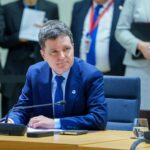 nicusor dan zice ca nu se mai duce in vizita la casa alba la inceputul anului il amana pe trump pentru la vara 697c64032bc07