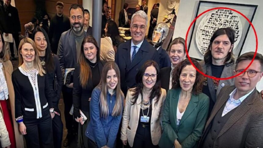 noi controverse cum a ajuns protestatarul in chiloti la davos cine l a trimis pe florin badita acolo 6973dccb782b8