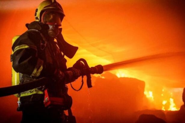 o casa a ars in totalitate in noaptea de revelion in judetul suceava pompierii au intervenit pentru stingerea a doua mari incendii din judet 69563d35178db