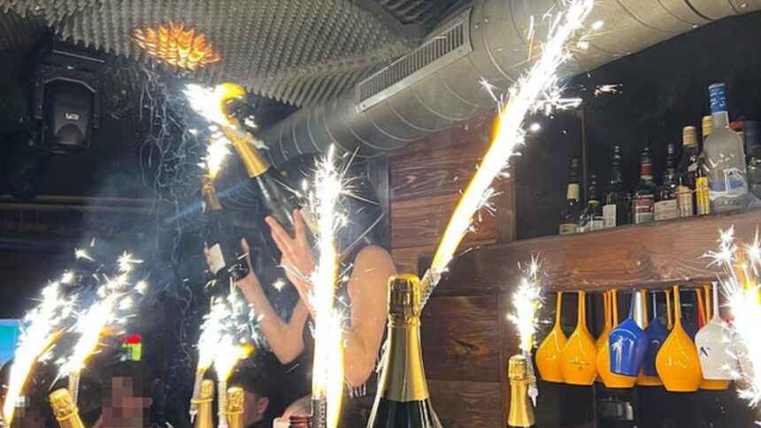 patroana barului din elvetia care a ars de revelion omorand 40 de tineri este acuzata ca ar fi fugit cu casa de bani in timp ce localul ardea 695f7c8209670