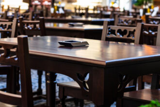 patronatele din horeca anunta o schimbare profunda in 2026 intre 15 si 25 dintre restaurante ar putea disparea 6970b3745d9b8