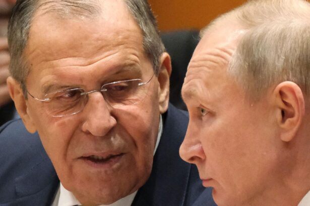 rusia ii da peste nas lui donald trump moscova nu renunta la legatura cu iranul in ciuda amenintarilor venite de la casa alba 6968accf2aa9c