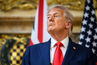 semne de intrebare dupa ce donald trump a cumparat obligatiuni netflix si warner bros de pana la 2 milioane de dolari 696de57bcf3fd