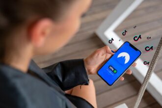 solutia radicala impotriva dependentei de ecrane cum a reusit un mic patrat de plastic sa invinga algoritmii tiktok si instagram video 6963458dadb10