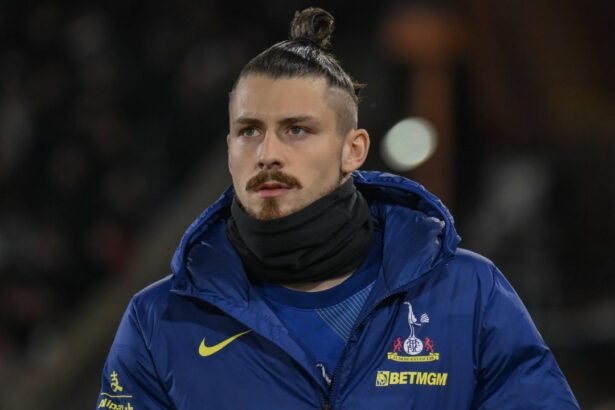 tottenham aston villa ora 1945 live pe voyo ultimul meci pentru dragusin in anglia 6962369a989c6