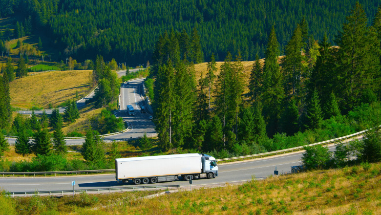 transportul rutier de marfuri a crescut cu 15 in primele noua luni din 2025 peste 80 din volume fiind transportate intern 695d1d7d7be0f